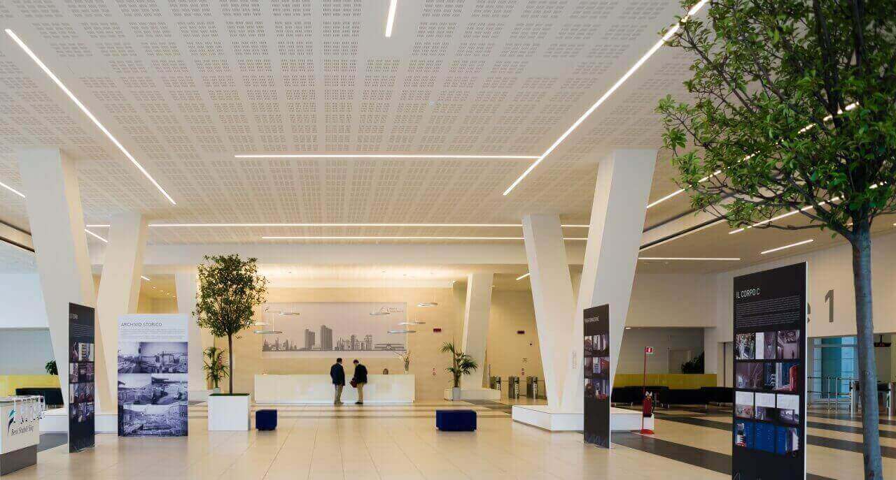 LED szalag álmennyezet. Vagány megoldás a LED szalag álmennyezet világítás. Homogén fényt sugároz, miközben szépen illeszkedik a designba.